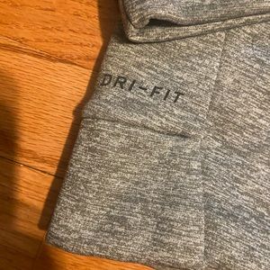 Nike drifit hoodie size medium
